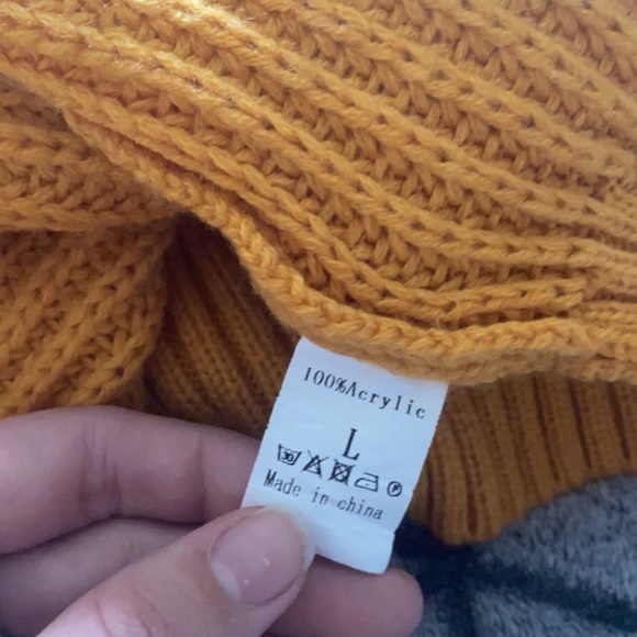 Cardigan - Picture 2 of 3